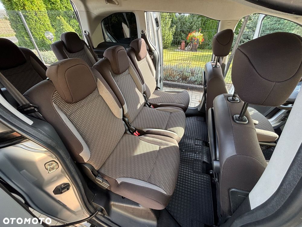 Peugeot Partner 1.6 HDi Outdoor 7os - 17