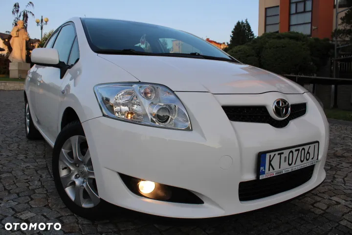 Toyota Auris 1.33 VVT-i Premium + - 12