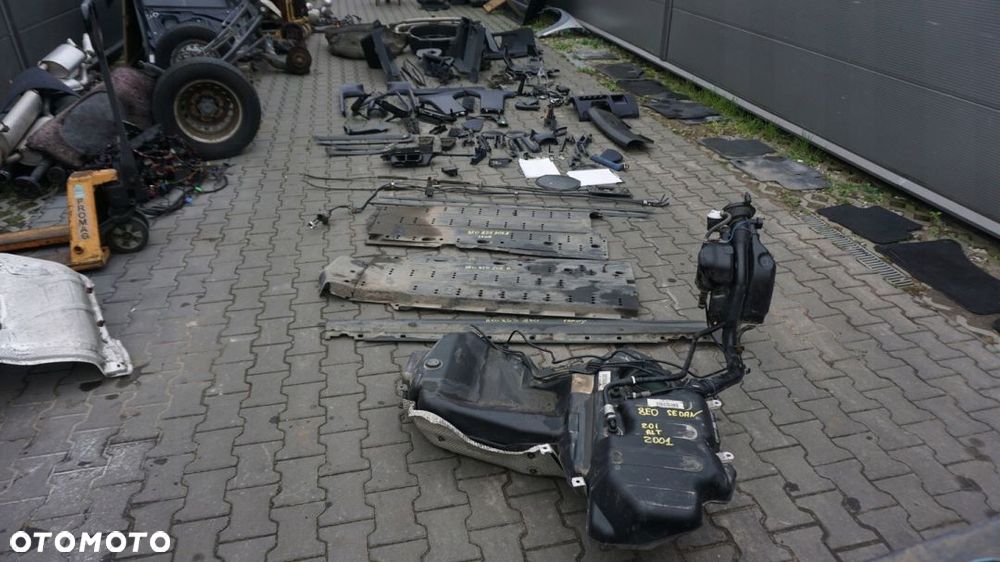 ZAŚLEPKA OSŁONA PLASTIK AUDI A4 B6 SEDAN 2001 - 1