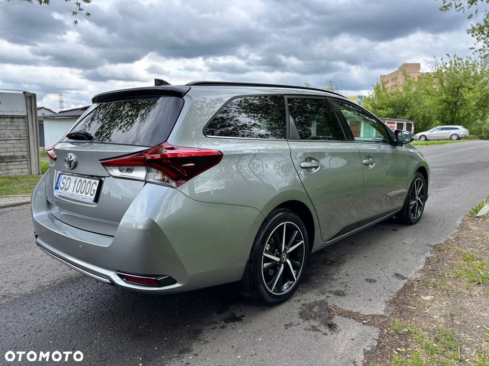 Toyota Auris - 2