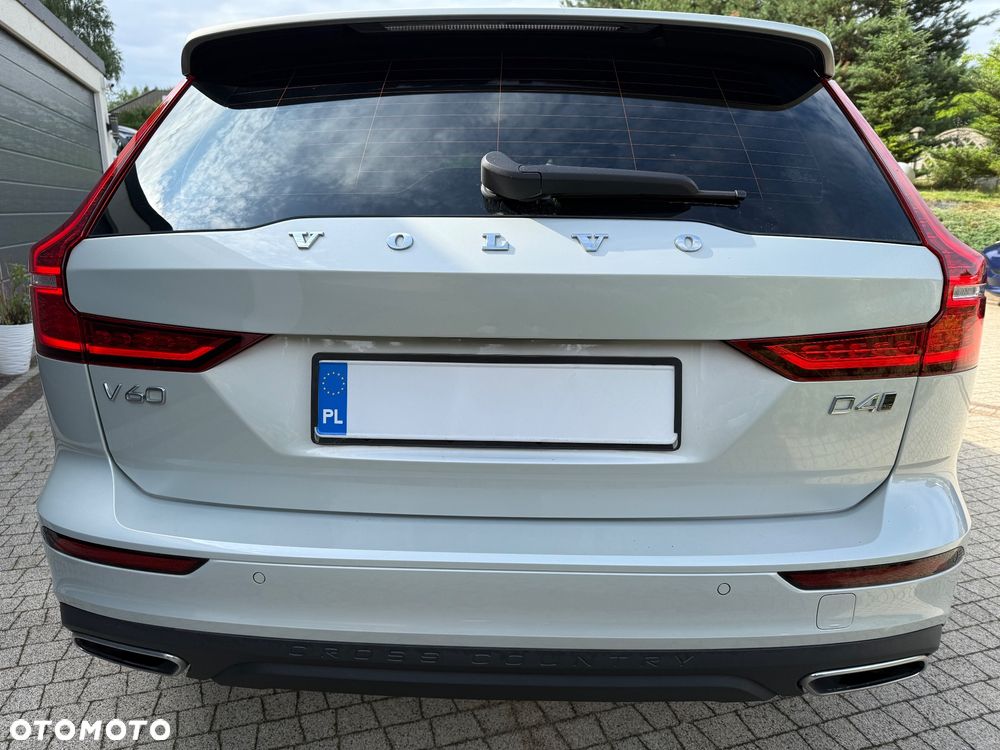 Volvo V60 Cross Country D4 AWD Geartronic Pro - 23