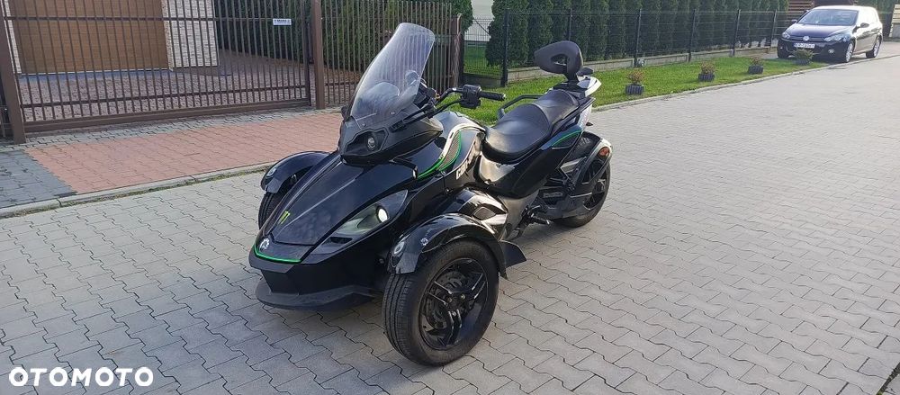 Can-Am Spyder - 1
