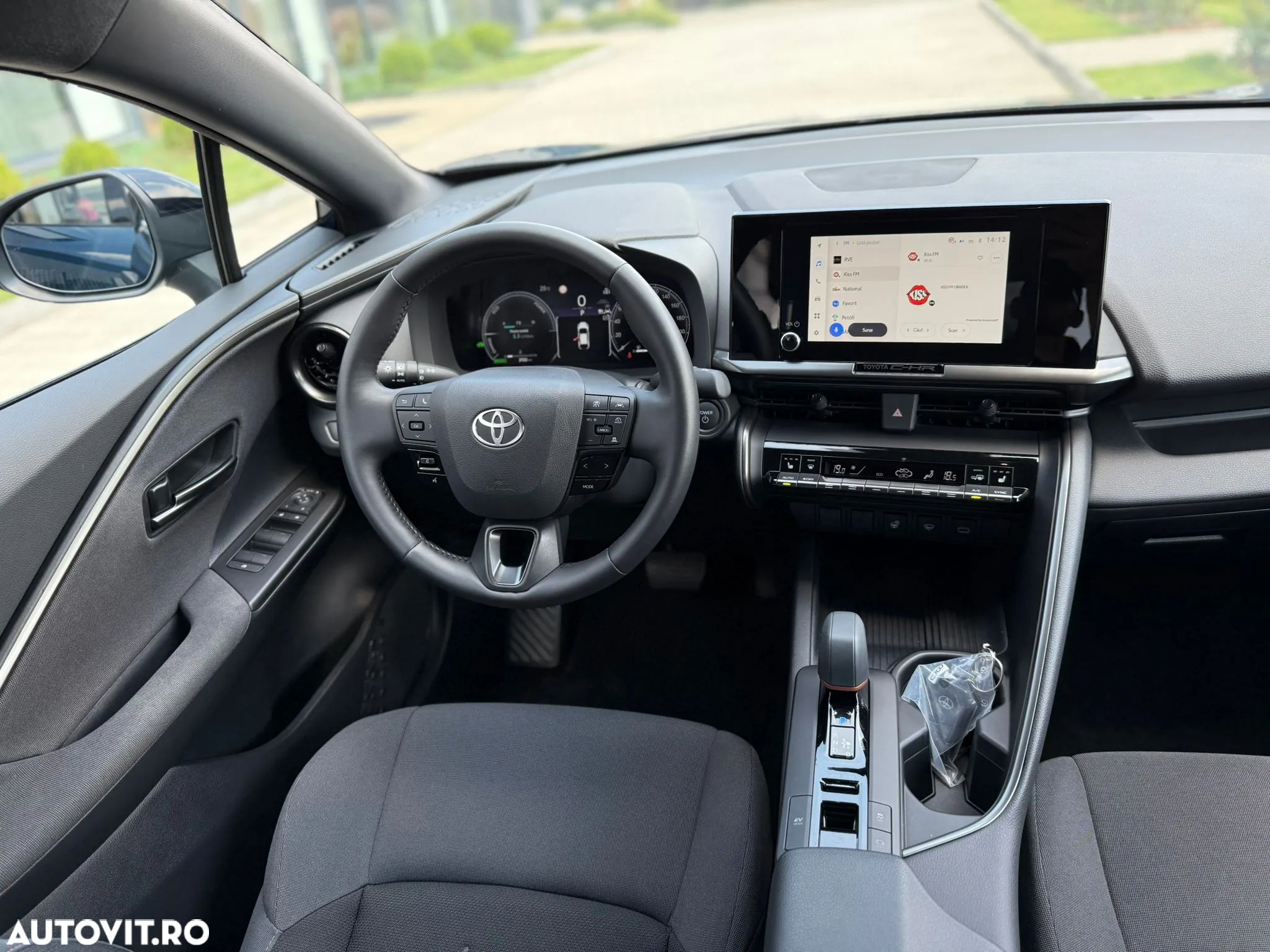 Toyota C-HR 2.0 HEV 197 CP 4x2 CVT Dynamic - 14
