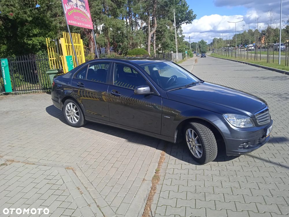 Mercedes-Benz Klasa C 180 BlueEFFICIENCY Elegance - 9