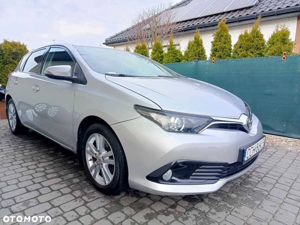 Toyota Auris 1.4 D-4D Luna EU5 - 1