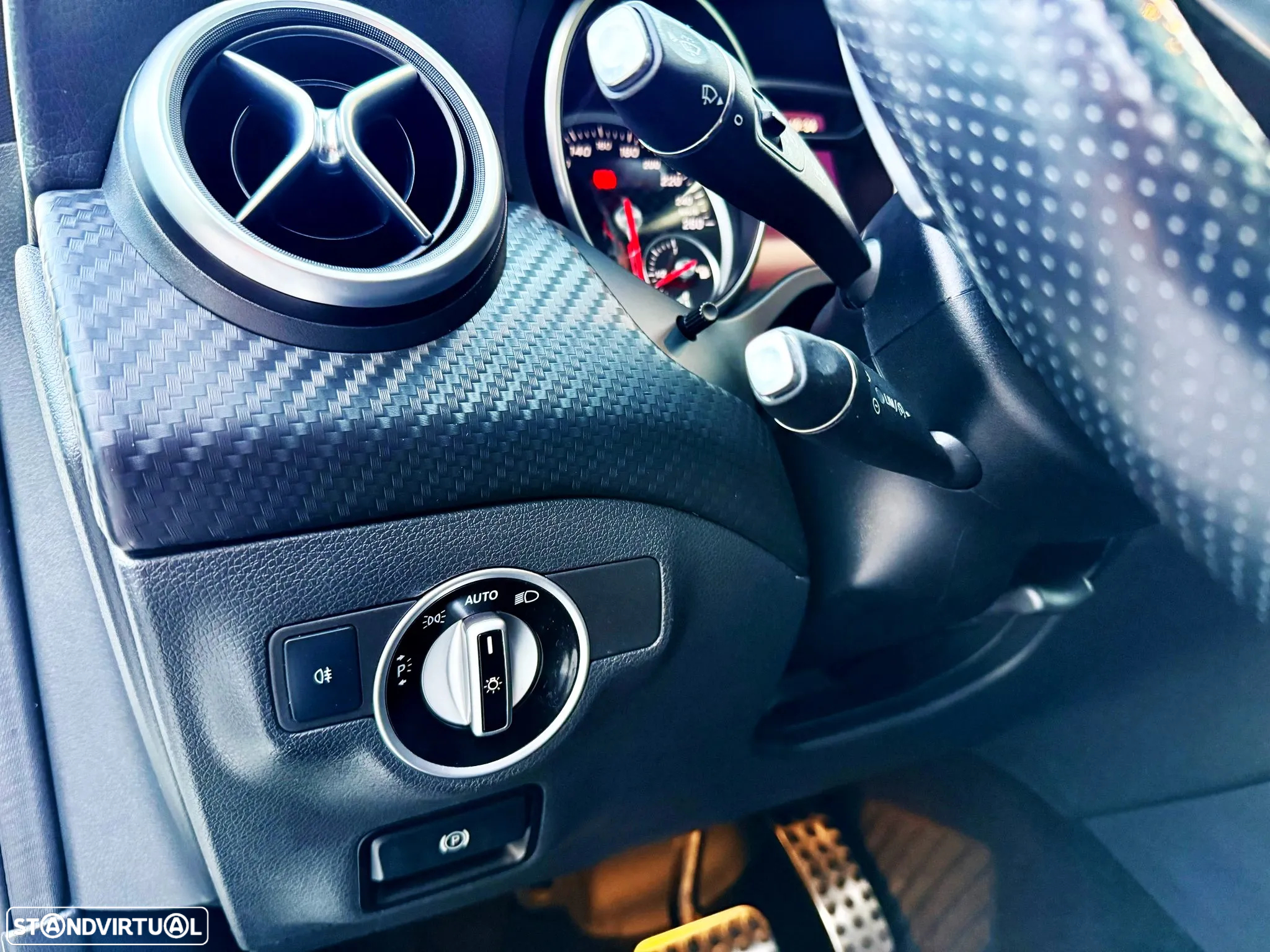 Mercedes-Benz A 180 d 7G-DCT AMG Line - 14