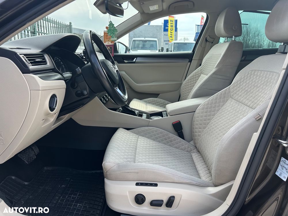 Skoda Superb 2.0 TDI 4X4 DSG Sportline - 22