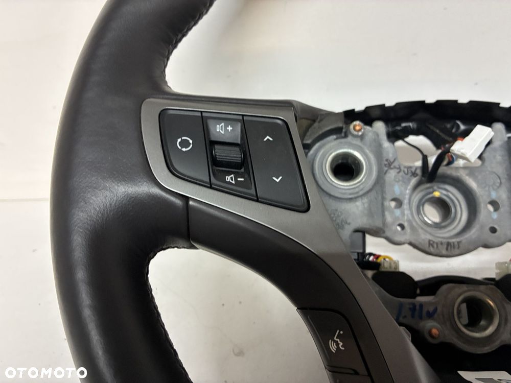 HYUNDAI I 40 LIFT  KIEROWNICA SKÓRA MULTIFUNKCJA TEMPOMAT ASYSTENPASA RUCHU ŁOPATKI - 3