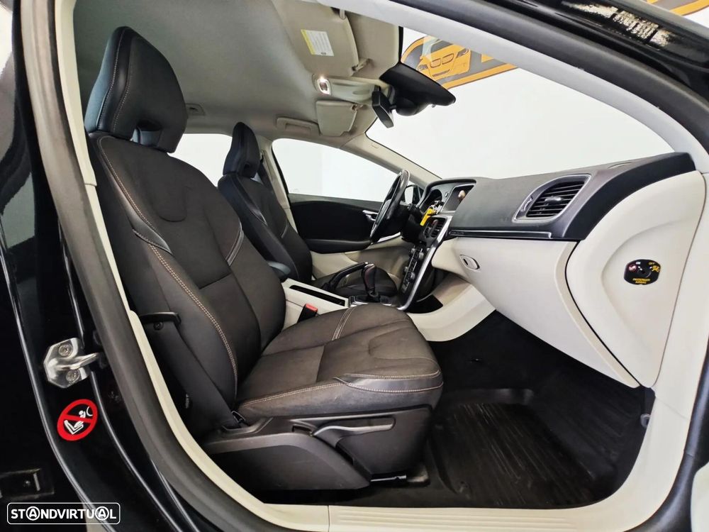 Volvo V40 Cross Country 1.6 D2 Momentum - 48
