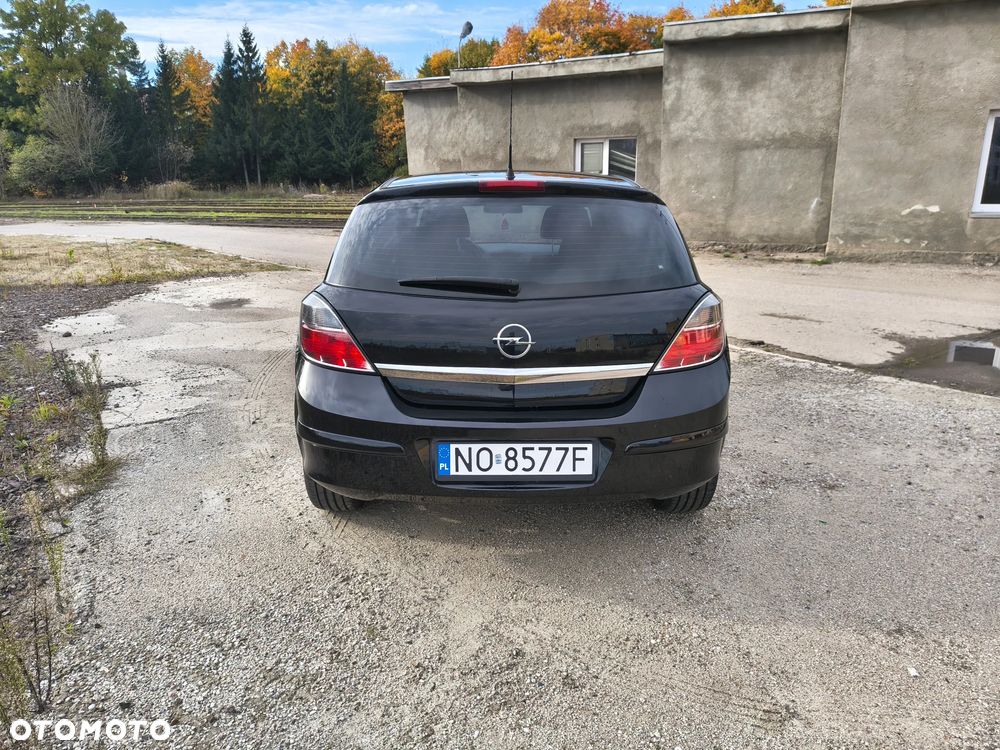 Opel Astra 2011 photo 5