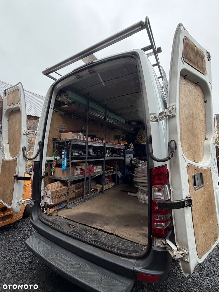 Mercedes-Benz Sprinter - 17