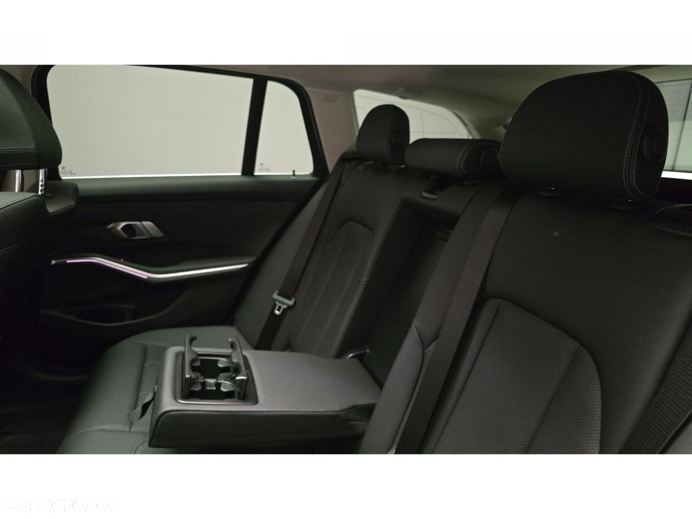 BMW Seria 3 - 29