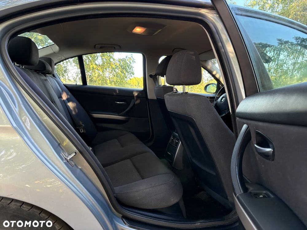 BMW Seria 3 320d - 8