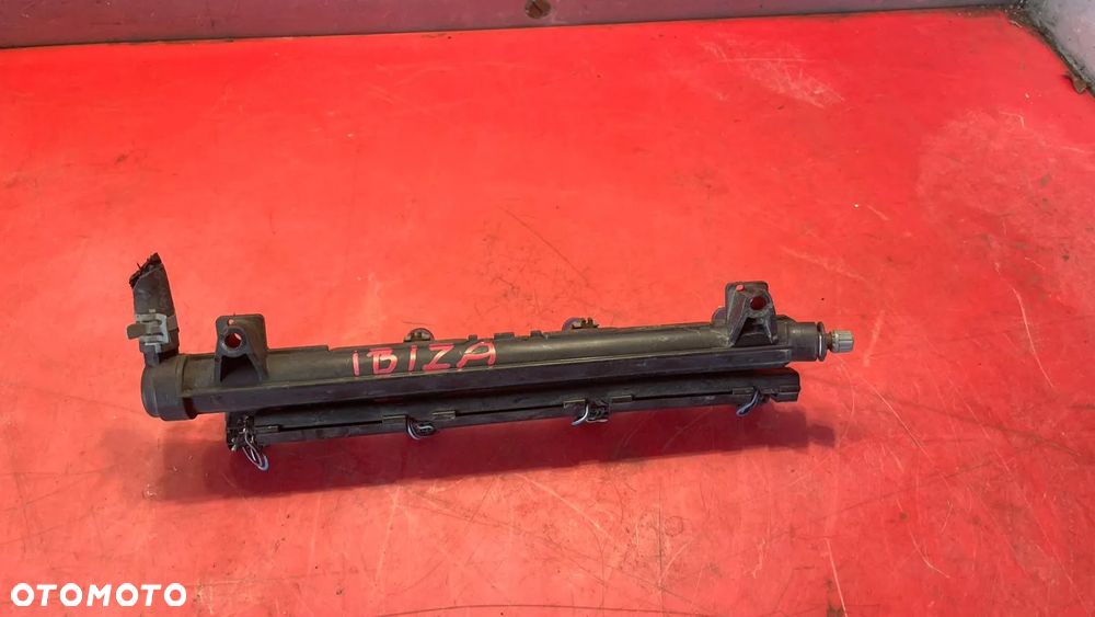 LISTWA WTRYSKOWA VW POLO IV IBIZA 036971824A - 1
