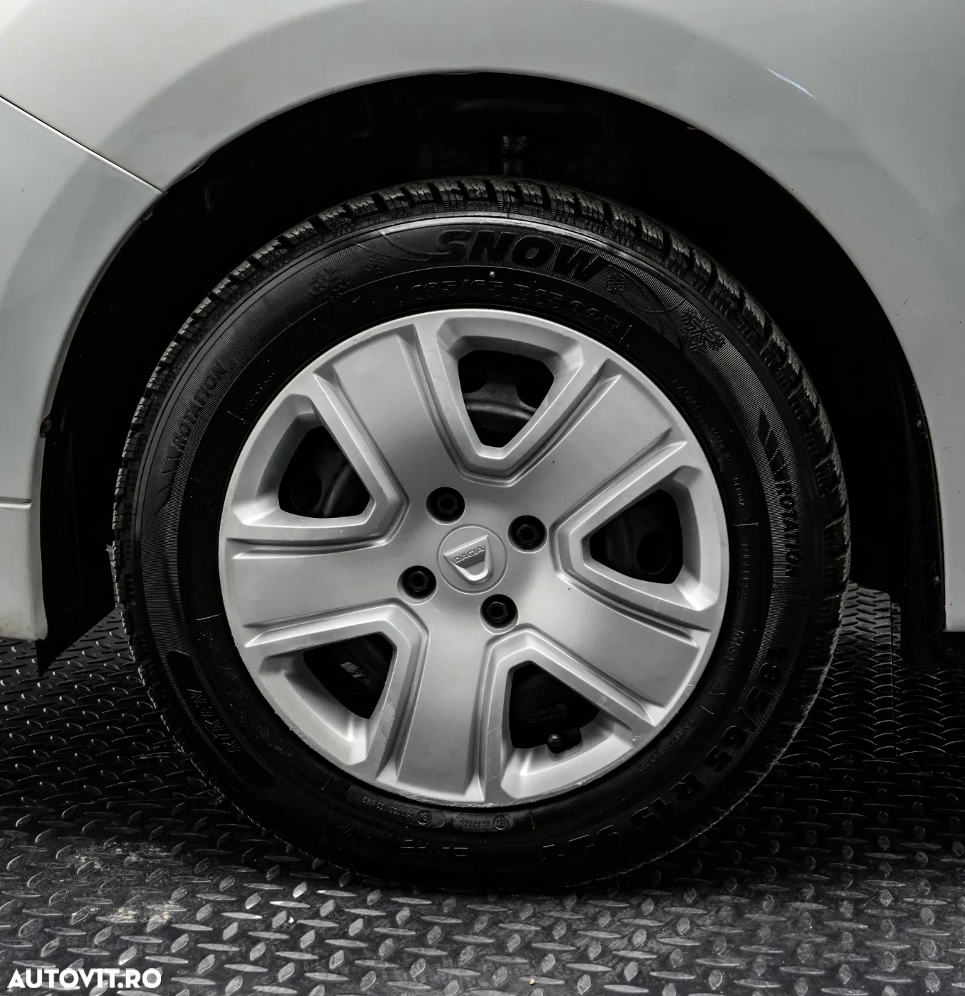 Dacia Logan ECO-G 100 Essential - 24