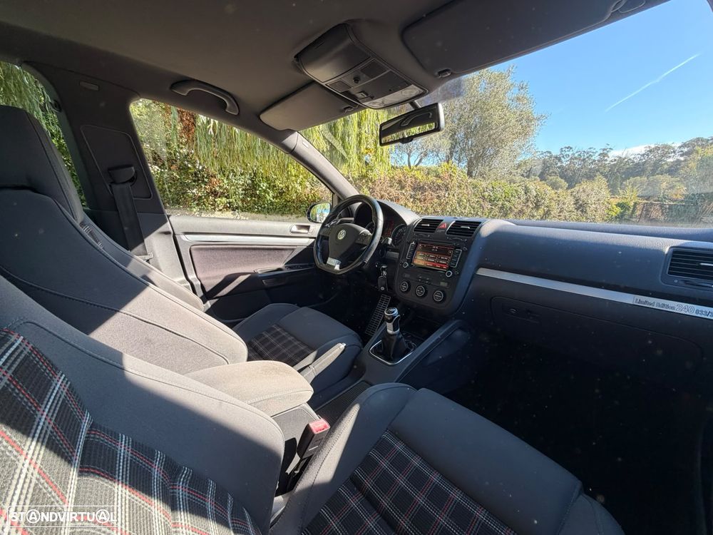 VW Golf - 41