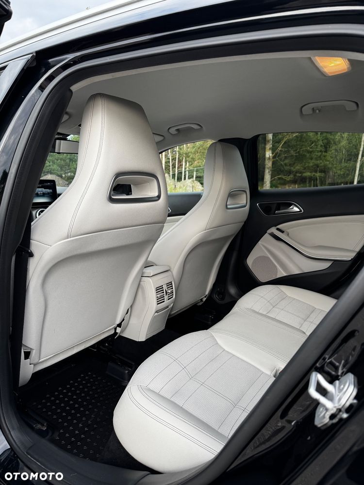 Mercedes-Benz GLA 200 d 7G-DCT - 7