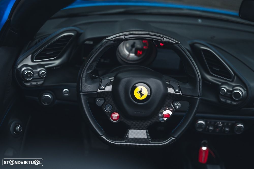 Ferrari 488 Spider - 17