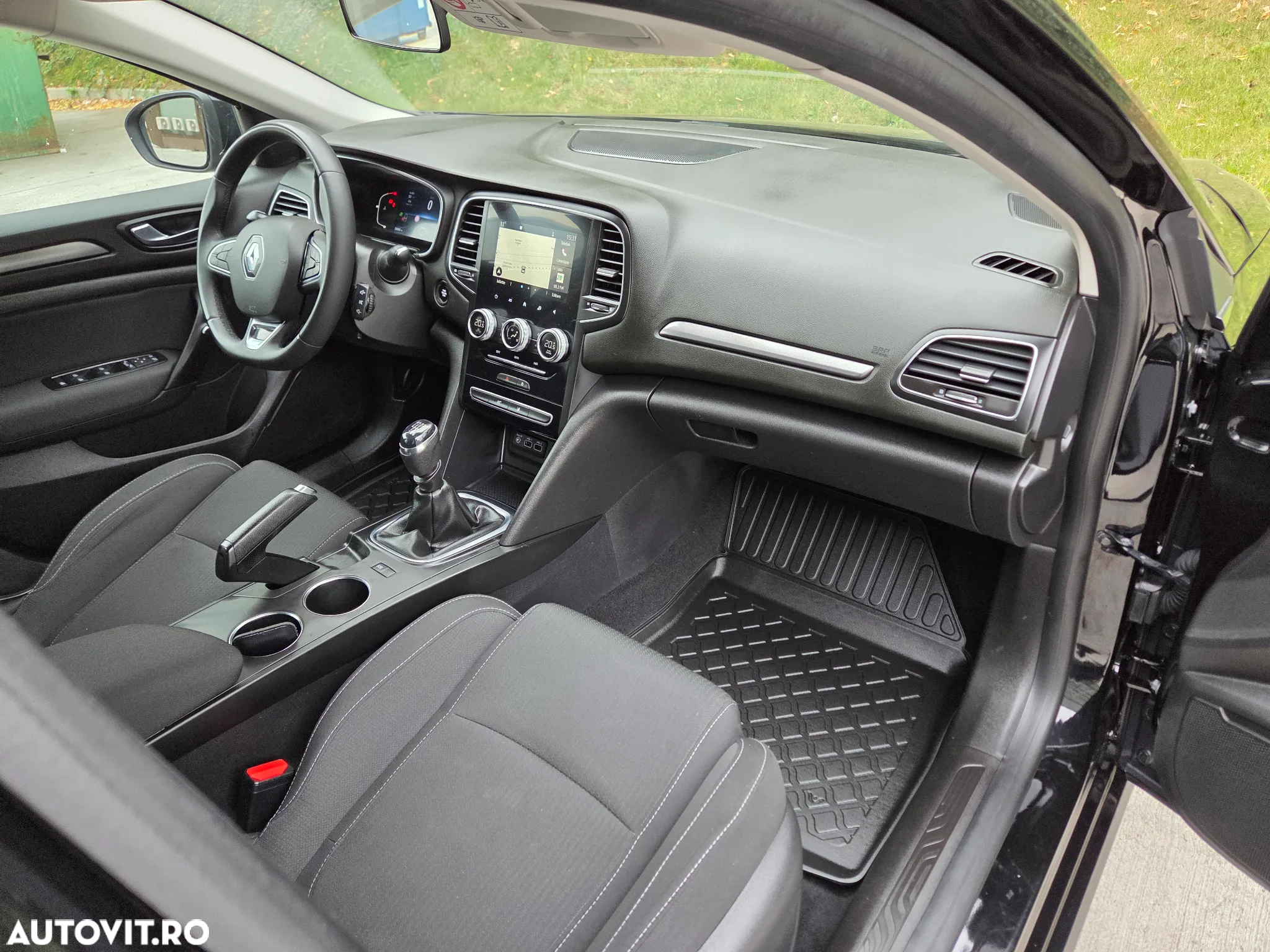 Renault Megane Grandtour BLUE dCi 115 BUSINESS EDITION - 17