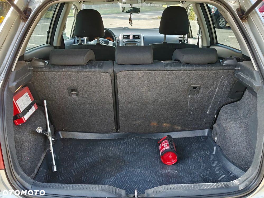 Toyota Auris 2.0 D-4D Executive - 11