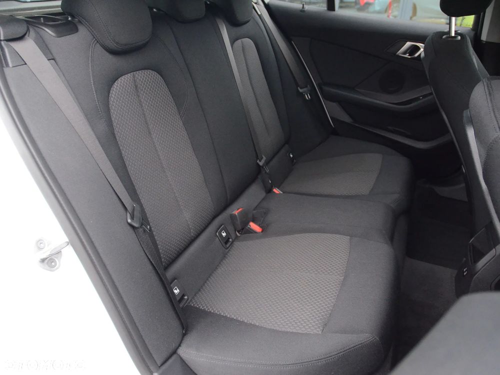 BMW Seria 1 118i Advantage - 23