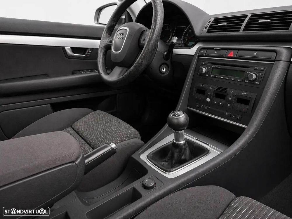 Audi A4 Avant 2.0 TDI Advance - 9