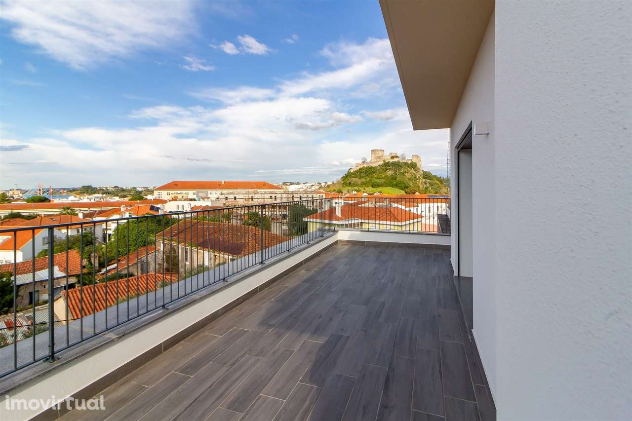 Apartamento T3 Duplex na Urbanização Quinta dos Capuchos, Leiria - Grande imagem: 2/39