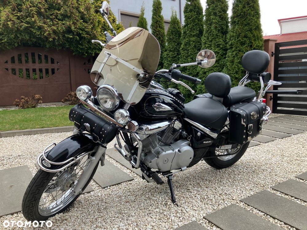 Suzuki Intruder - 1