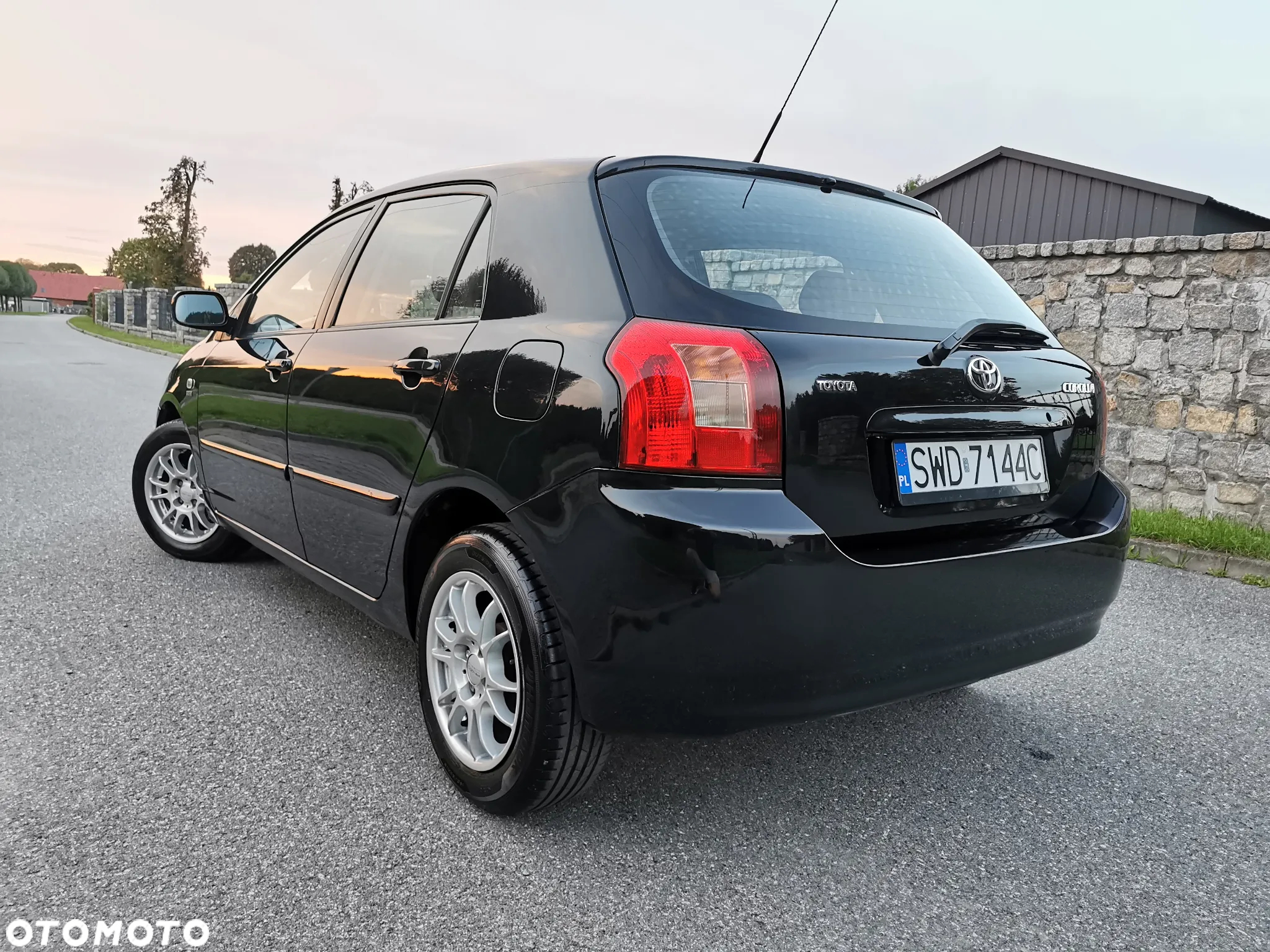 Toyota Corolla 1.6 VVT-i Sol - 4