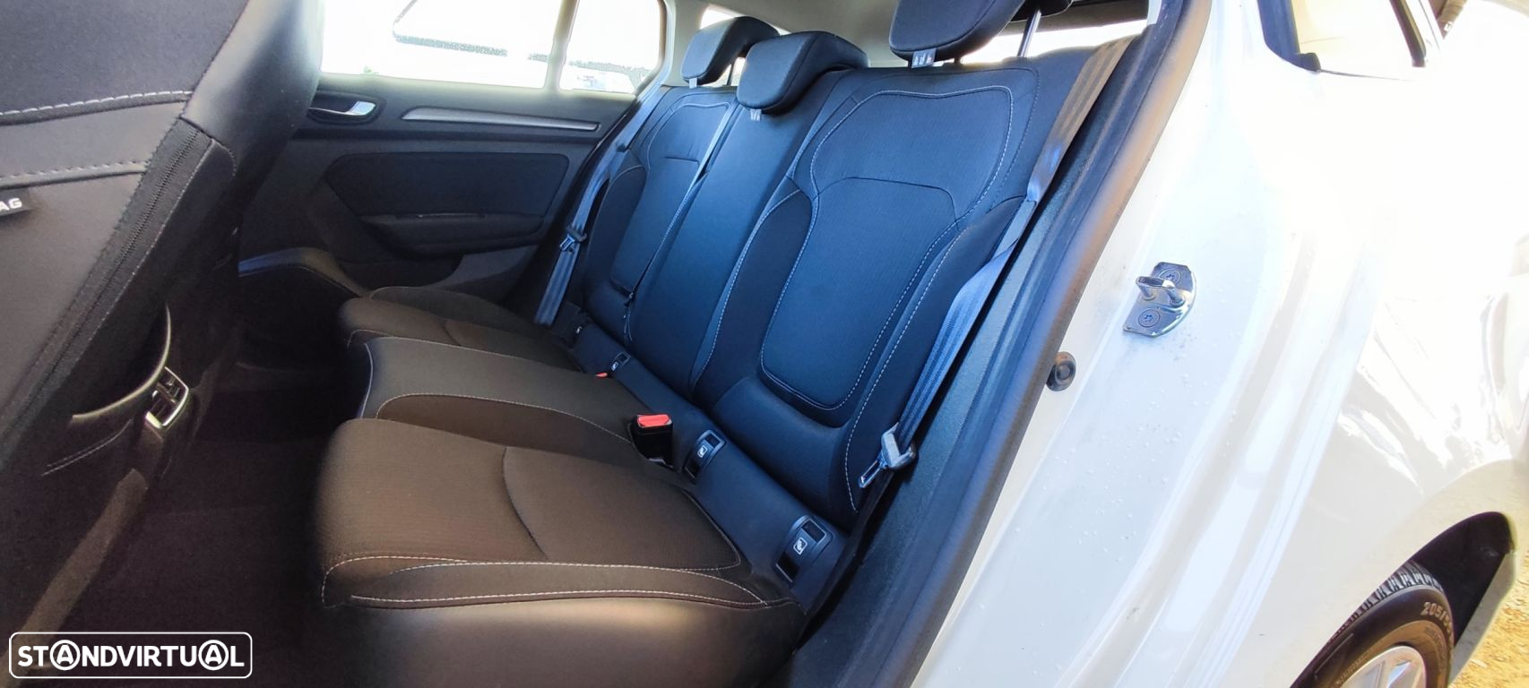 Renault Mégane Sport Tourer BLUE dCi 115 EDC BUSINESS EDITION - 8