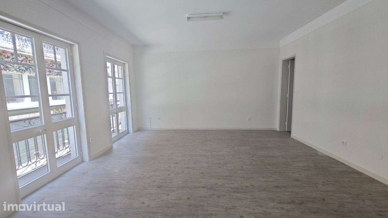 Sala - 33m2 - Rua Flores- Baixa do Porto - Grande imagem: 2/8