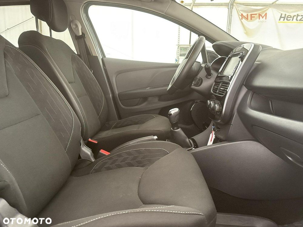 Renault Clio - 23