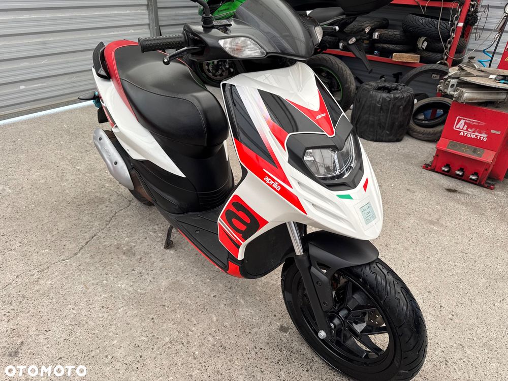 Aprilia SR - 15