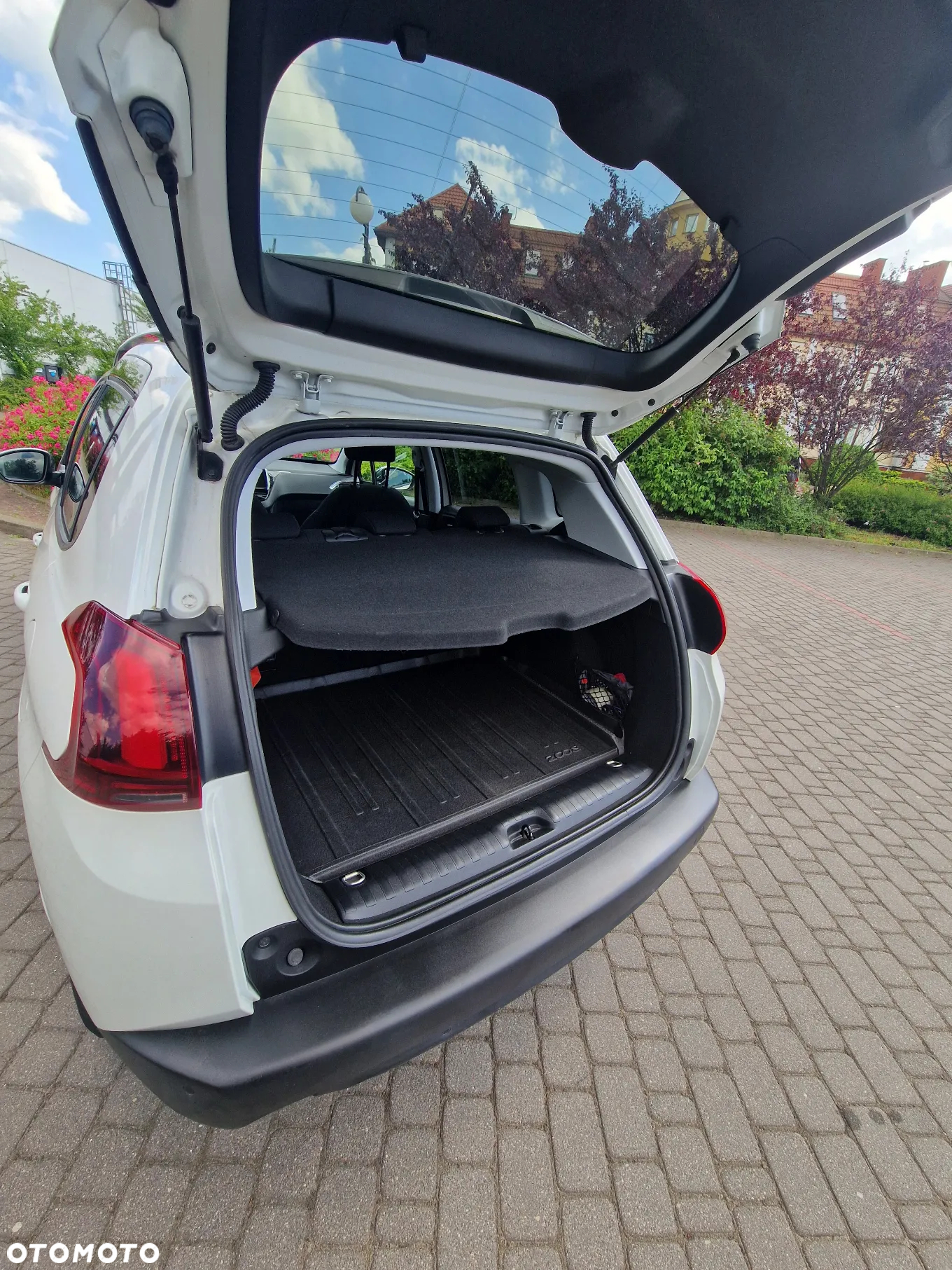 Peugeot 2008 1.2 Pure Tech Style S&S - 7