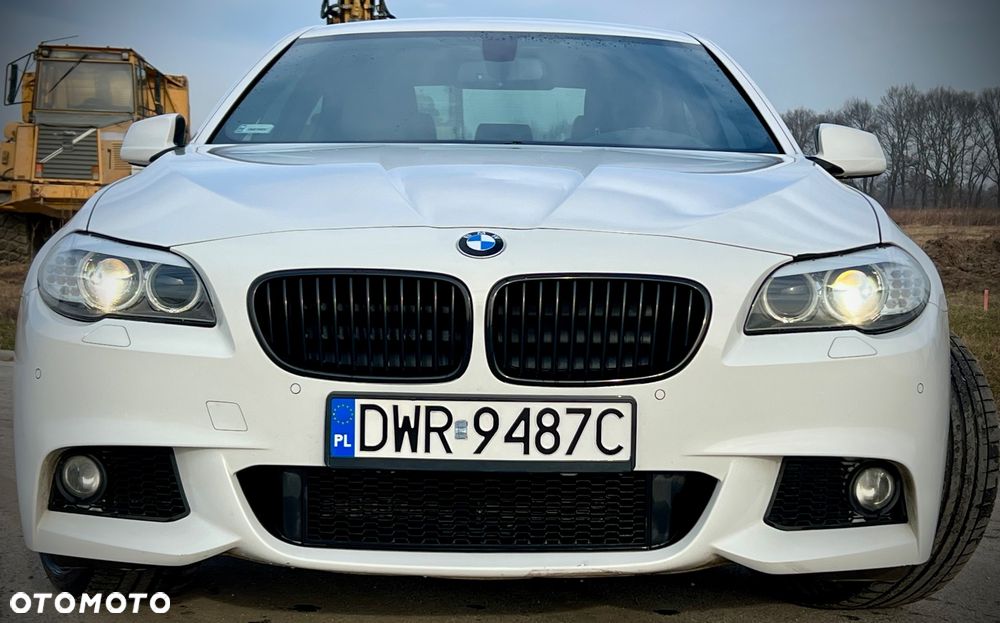 BMW Seria 5 528i xDrive - 9