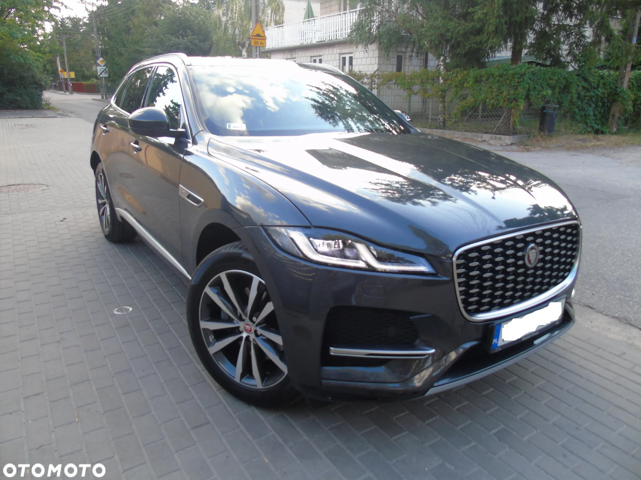 Jaguar F-Pace - 10