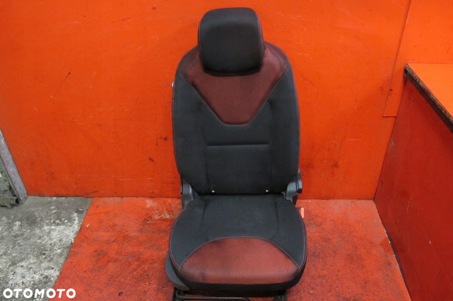 RENAULT CLIO 4 IV BH GRANDTOUR 12- FOTEL PRAWY PASAŻERA SKŁADANY PRZÓD - 1