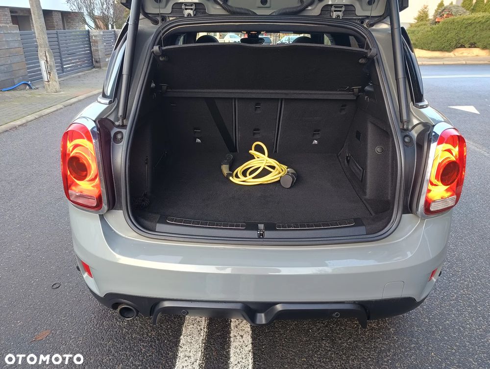 MINI Countryman Cooper SE ALL4 John Cooper Works Trim - 11