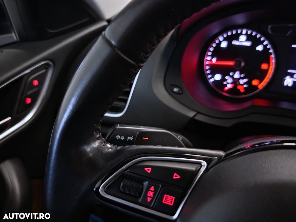 Audi Q3 2.0 TDI Quattro S tronic - 23