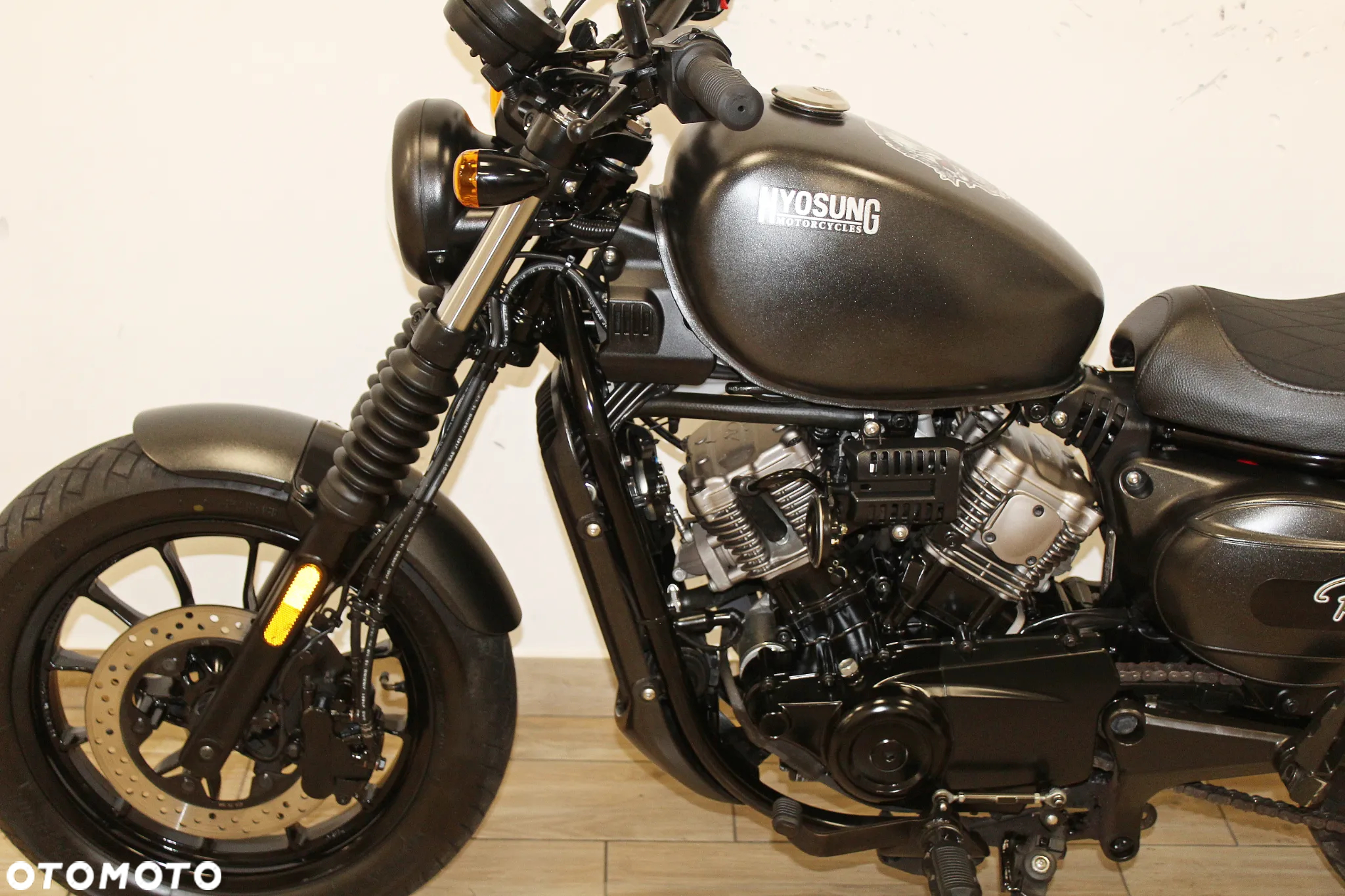Hyosung GV - 12