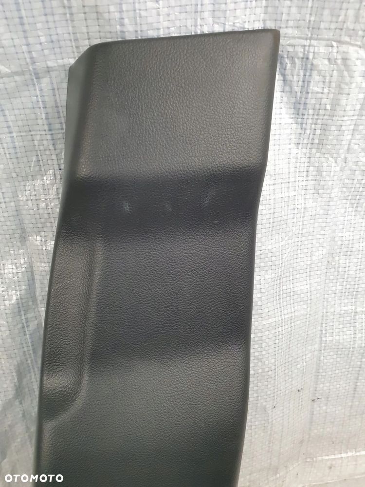 OSŁONA SŁUPKA ŚRODKOWEGO PRAWA IMPREZA GP - 3