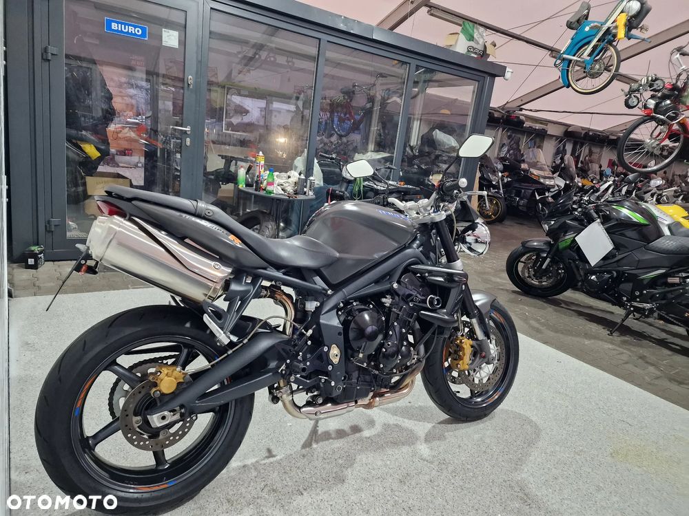 Triumph Street Triple - 17