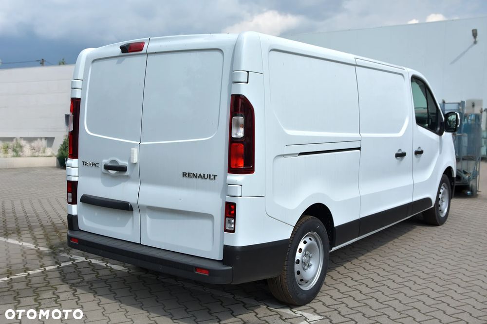 Renault Trafic 2.0 150KM - 8