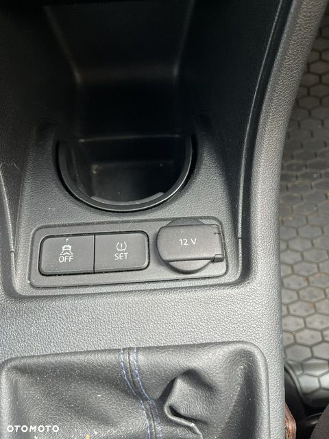 Volkswagen up! street - 11