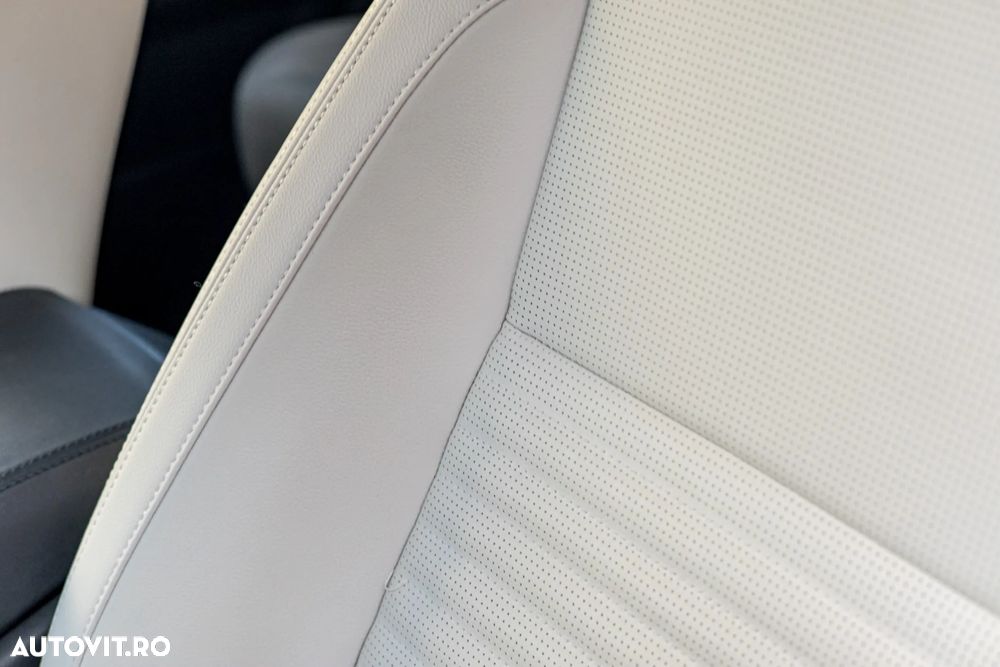 Land Rover Discovery Sport 2.0 D165 R-Dynamic MHEV SE - 17