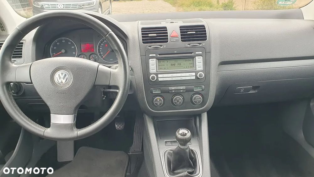 Volkswagen Golf 1.6 Comfortline - 11