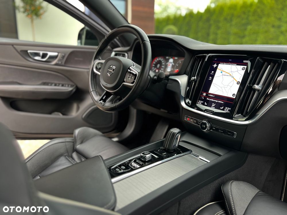 Volvo S60 B4 B R-Design - 8