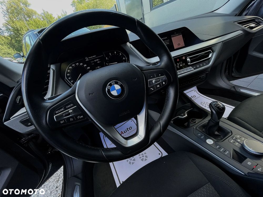 BMW Seria 2 218i - 22