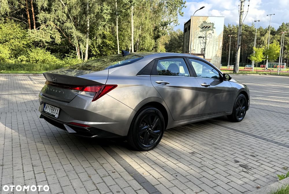 Hyundai Elantra 1.6 Smart CVT - 8