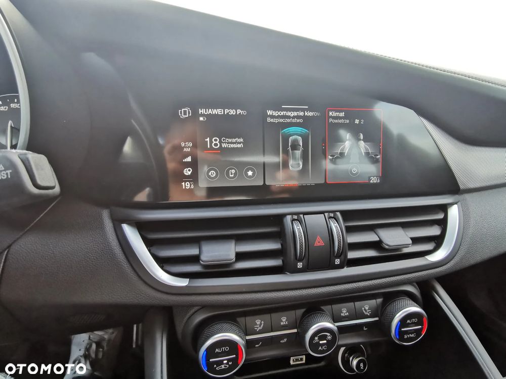Alfa Romeo Giulia 2.0 Turbo 16V AT8-Q4 Veloce - 28